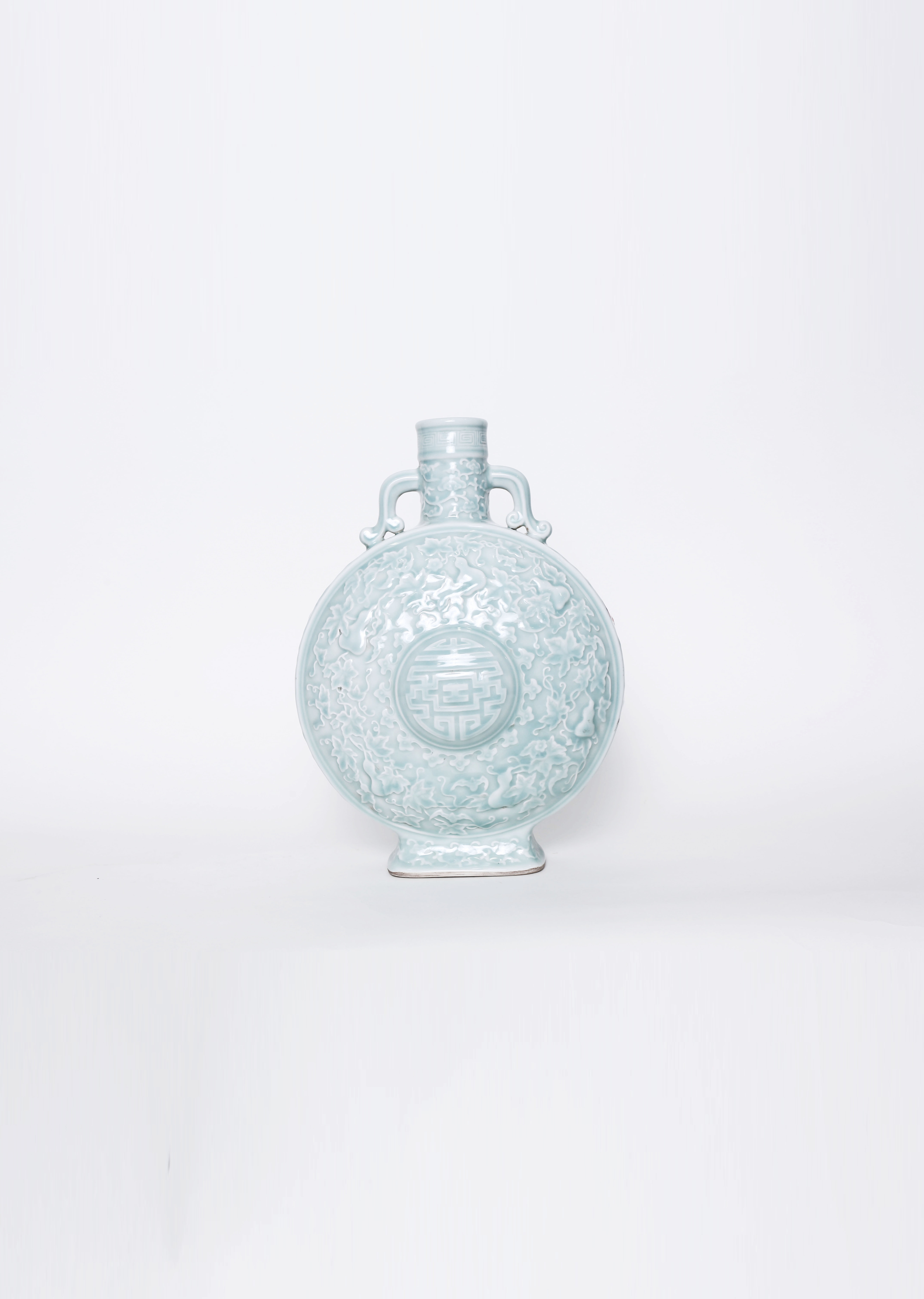 青釉缠枝葫芦寿字双耳抱月瓶   